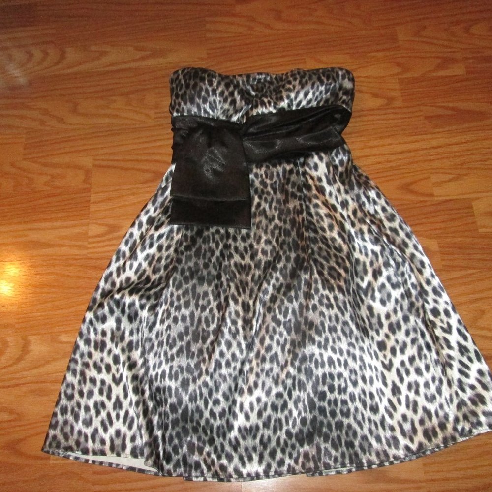 Jump Apparel Black Gray White strapless dress 5/6